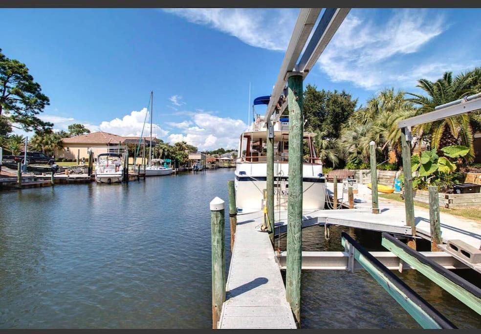 Exclusive Canal Home & Dock In Gulf Breeze Exteriér fotografie